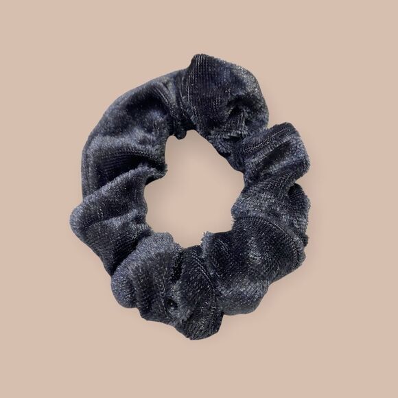 🆕 2/$20 Velvet Scrunchie Duo - Picture 3 of 3